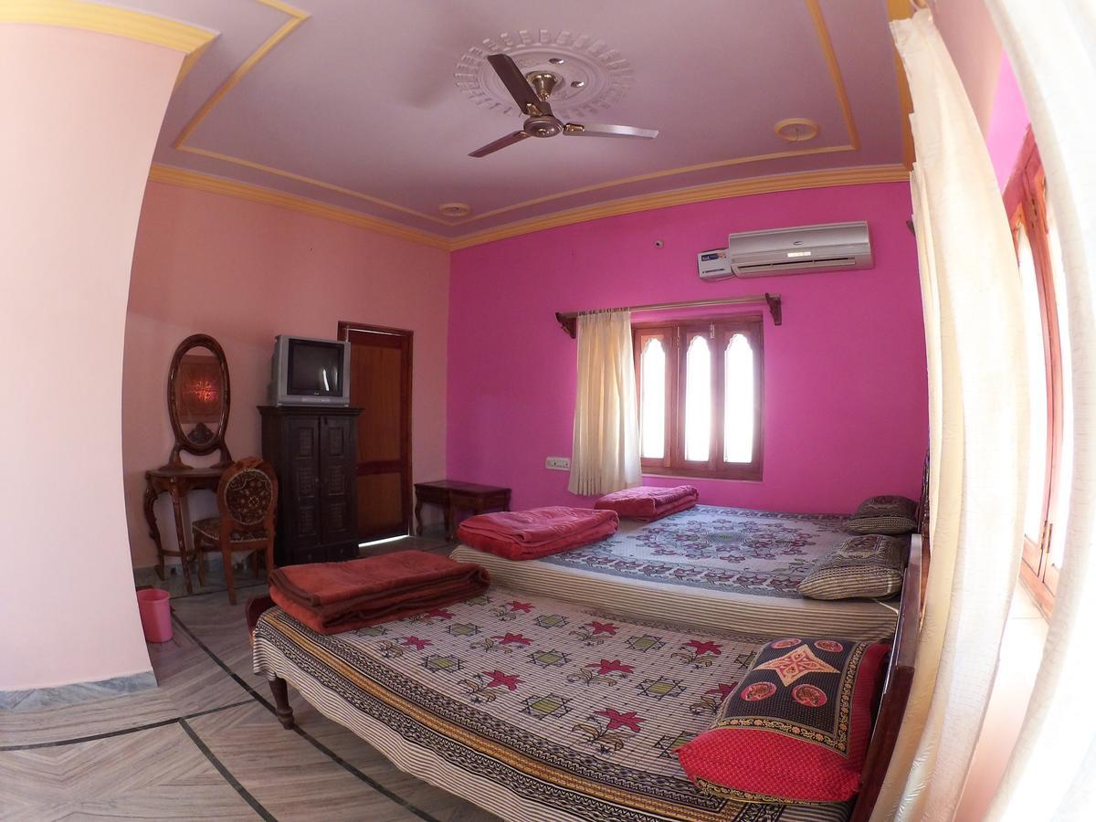 Aroma Hotel Pushkar Buitenkant foto