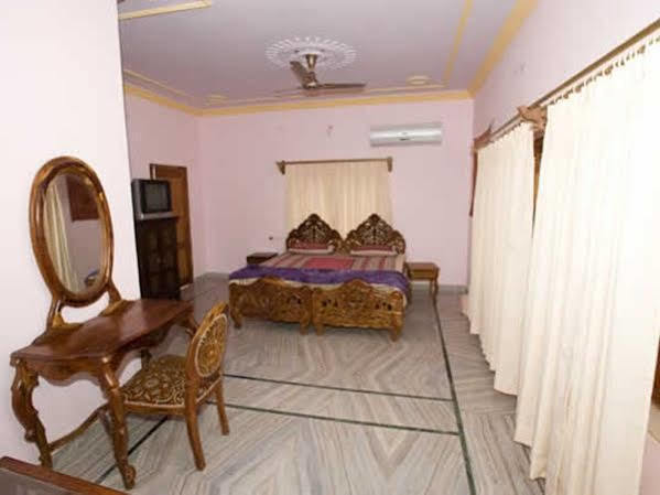 Aroma Hotel Pushkar Buitenkant foto